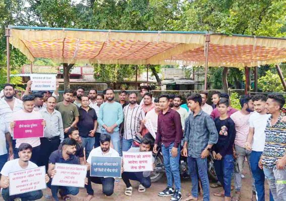 डीजे संचालकों ने खोला मोर्चा  सीएम के नाम कलेक्टर को ज्ञापन