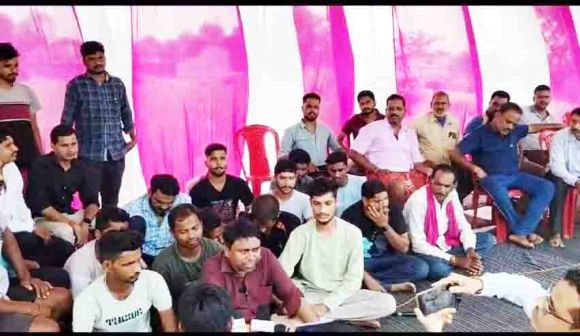 सोलर पावर प्लांट के विरोध में उतरे ग्रामीण