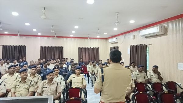 ईश्वर की मौत, और लापरवाही समझ एएसपी ने 108, 112 कर्मियों की ली क्लास