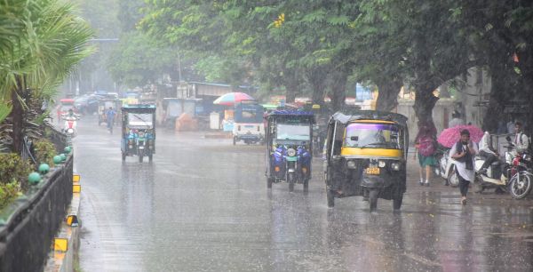 खंड वर्षा का दौर शुरू...