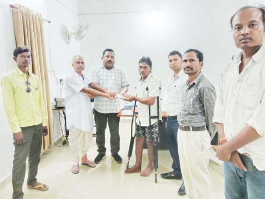 हाथी के हमले में घायल को डेढ़ साल बाद मिला मुआवजा