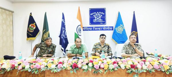 नक्सलियों को घेरने की रणनीति तैयार करने जुटे 3 राज्यों के अफसर