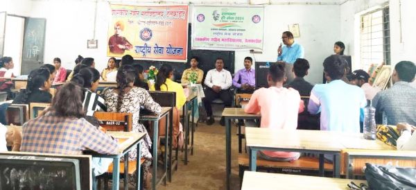 ठेलकाडीह कॉलेज में मना स्थापना दिवस
