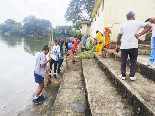 मोती तालाब में चला स्वच्छता अभियान