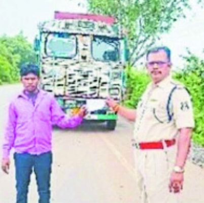 यातायात नियमों  का उल्लंघन, वाहन चालकों पर कार्रवाई 