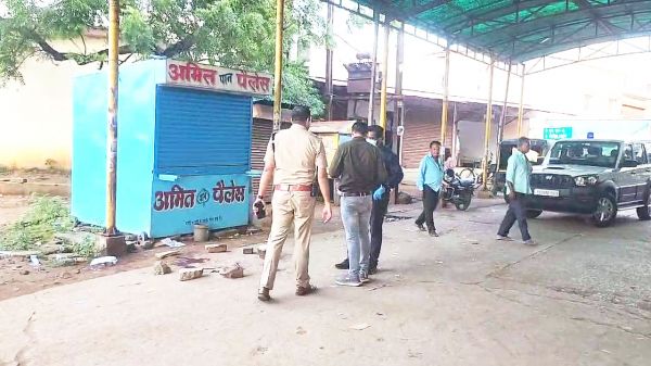 पुरानी रंजिश, बंद रेल्वे फाटक  के पास हत्या