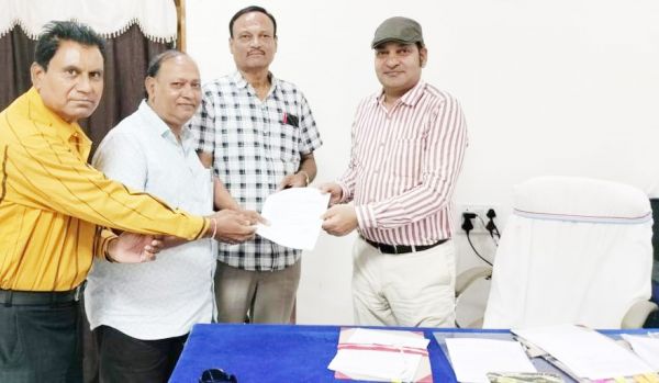 सीएम साय के नाम कलेक्टर के माध्यम से पत्रकारो ने सौंपा ज्ञापन