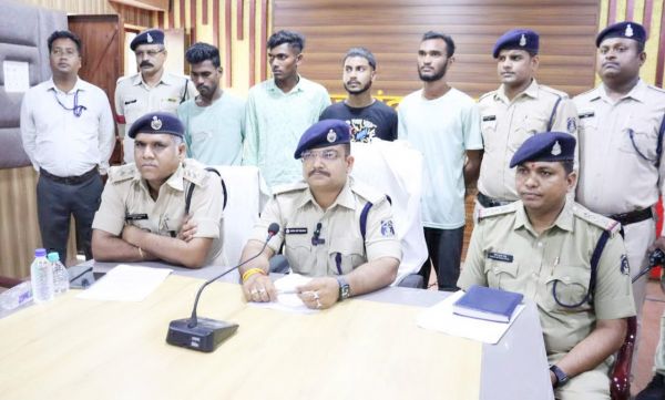 तुलसीपुर रेल्वे क्रॉसिंग के पास हत्या के चार आरोपी गिरफ्तार