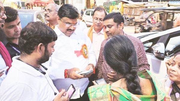 भाजपा का सदस्य बनने जनता को प्रेरित कर रहे विधायक