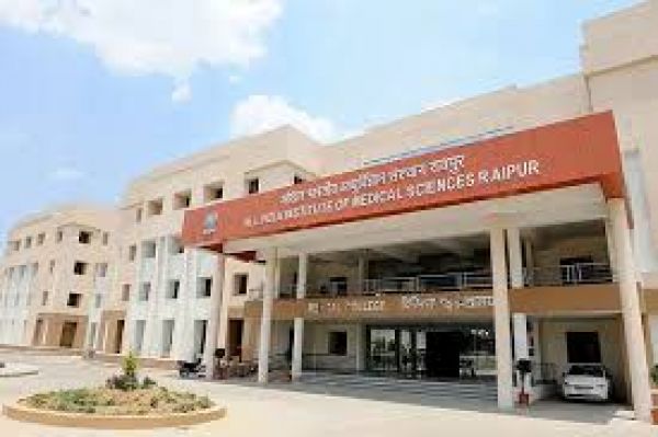 पुरानी बात को लेकर एम्स के ड्राइवर आपस में भिड़े