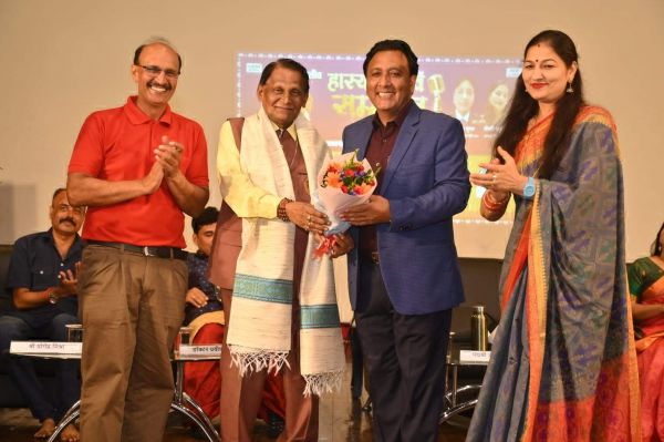 एनटीपीसी लारा में अभा हास्य कवि सम्मेलन 