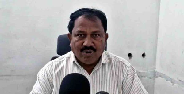 पूर्व महापौर मनहर का  कांग्रेस से इस्तीफा