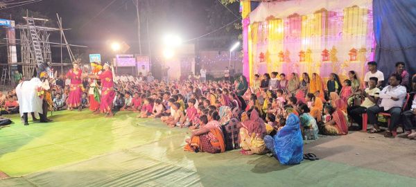 धूमधाम से मनाया जा रहा है नवरात्रि