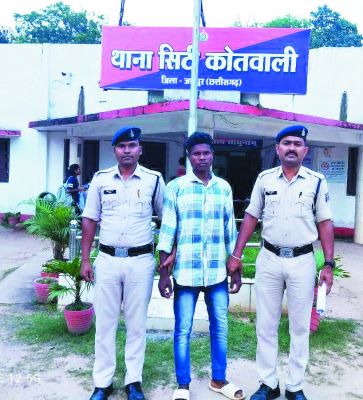मटकी फोड़ कार्यक्रम में बेटी को पकड़ता पिता को नागवार गुजरा, हत्या, आरोपी गिरफ्तार