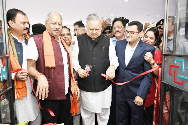 पूर्व सीएम रमन सिंह ने टटोली स्वास्थ्य मंत्री की नब्ज, कहा सरकार पूर्णत: स्वस्थ