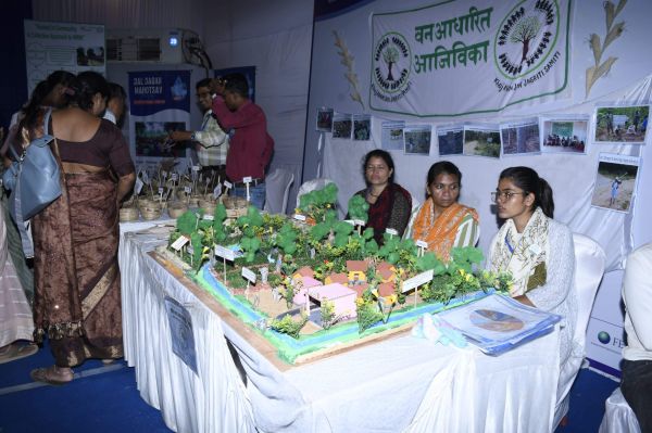 जल जगार प्रदर्शनी: क्विज, मॉडल व  चित्र से लोगों को किया जागरूक