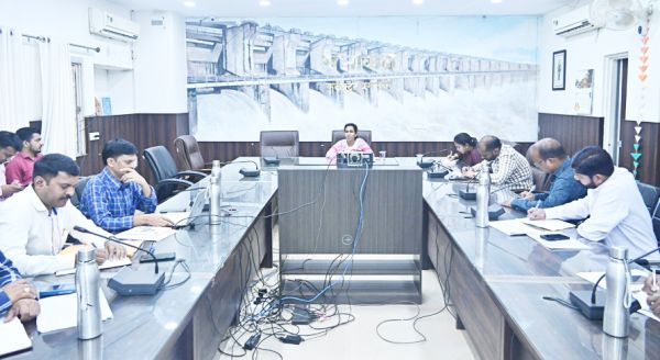 शासकीय, अशासकीय भवनों में 10 हजार  रिचार्ज स्ट्रक्चर बनाने का लक्ष्य