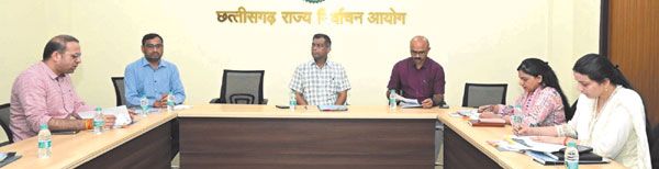निगम चुनाव : परिसीमन, आरक्षण समय पर पूरा करे जीएडी और नगरीय प्रशासन