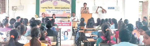 अपनी निजी जानकारी सोशल मीडिया में न करें शेयर