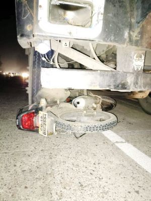 ट्रक-बाईक भिड़ंत, युवक की मौत