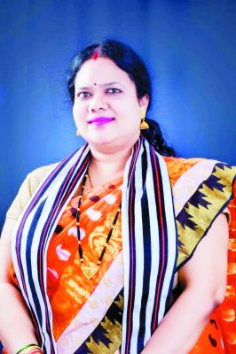 निर्णायक मंडल में पिंकी शिवराज शाह सम्मिलित 