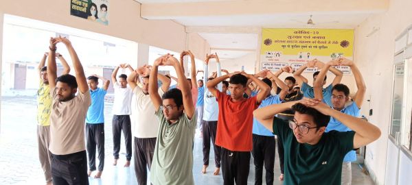 मानसिक तनाव को दूर करने तनाव प्रबंधन व योगाभ्यास पर कार्यशाला