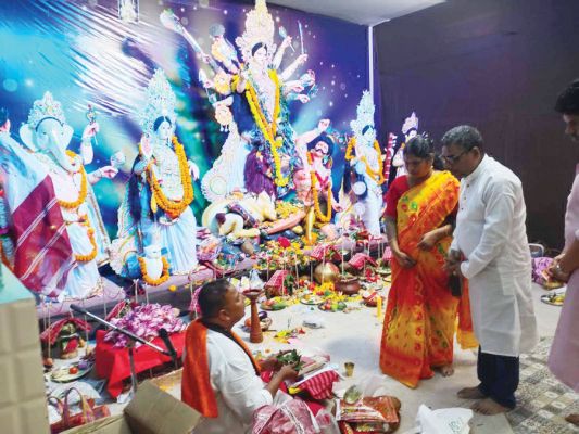 बंगाली क्लब में बंगीय दुर्गा पूजा