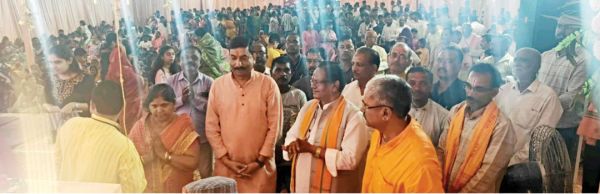 पूर्व गृहमंत्री रामसेवक ने माता के दरबार में की पूजा-अर्चना