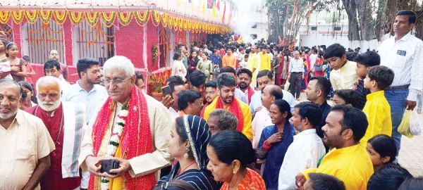 महाअष्टमी-महानवमी पर देवी मंदिर में भक्तों की उमड़ी भीड़