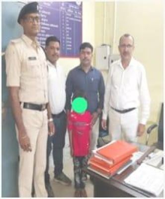परिजनों से भटककर तिल्दा रायपुर पहुंचे तीन बच्चे चाइल्ड लाइन के सुपुर्द