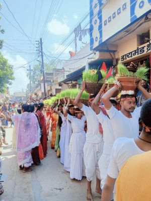 माता विसर्जन में दूसरे दिन भी लगे रहे श्रद्धालु