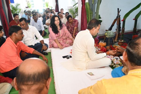 एसपी ने की शस्त्रों की पूजा-अर्चना