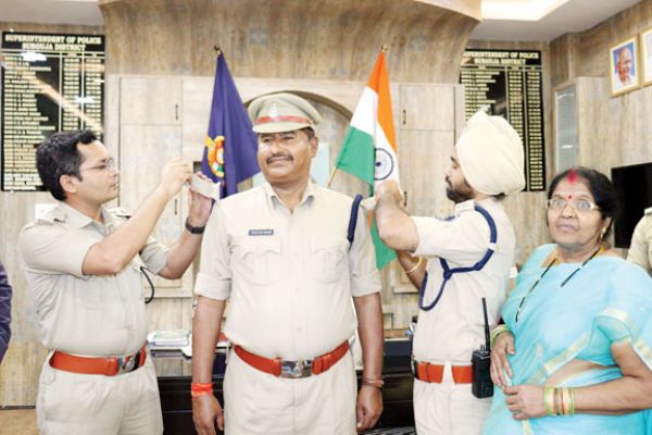 2 सहायक उप निरीक्षकों की पदोन्नति