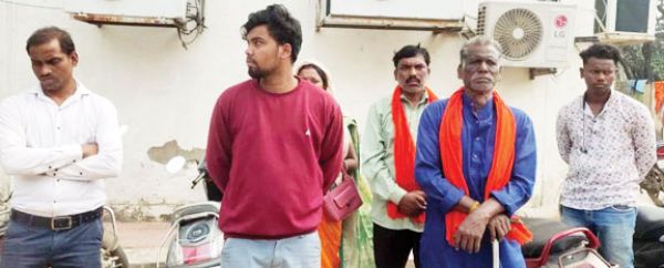 गर्भ में शिशु की मौत, लापरवाही का आरोप, परिजनों का अस्पताल में हंगामा