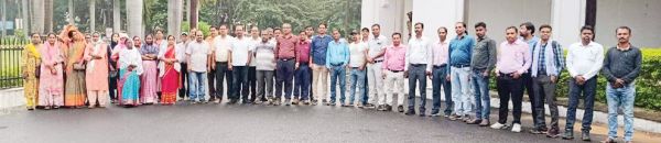 शिक्षकों ने सीएम के नाम सौंपा ज्ञापन