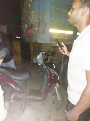 ट्रक की चपेट में आया नाबालिग, हालत नाजुक