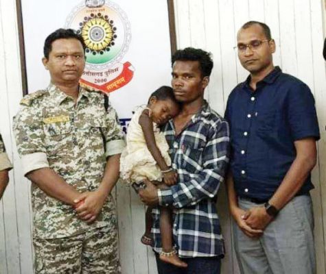 ढाई साल की बच्ची लापता पुलिस ने ढूंढ निकाला