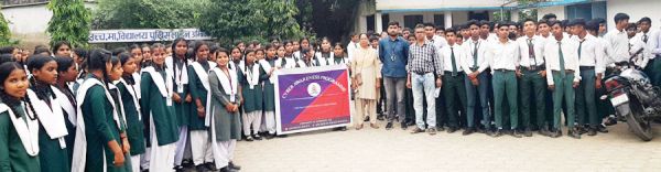 स्कूल में साइबर जागरूकता कार्यक्रम