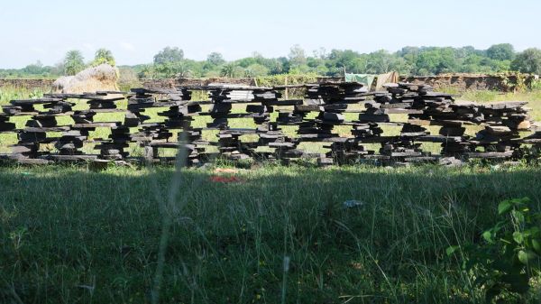 पत्थरों की दीवार, फसलों के लिए सुरक्षा घेरा