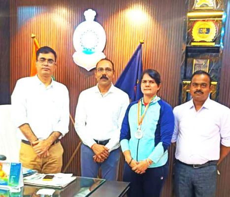 पावर लिफ्टिंग में महिला आरक्षक अंजू ने जीता सिल्वर मेडल