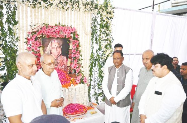 बिमला देवी शर्मा को सीएम ने दी श्रद्धांजलि