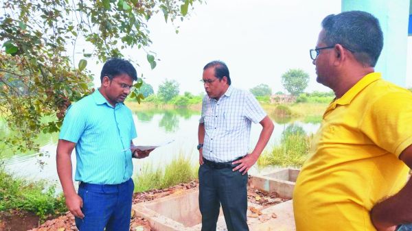 पानी टंकी निर्माण कार्यों का निरीक्षण