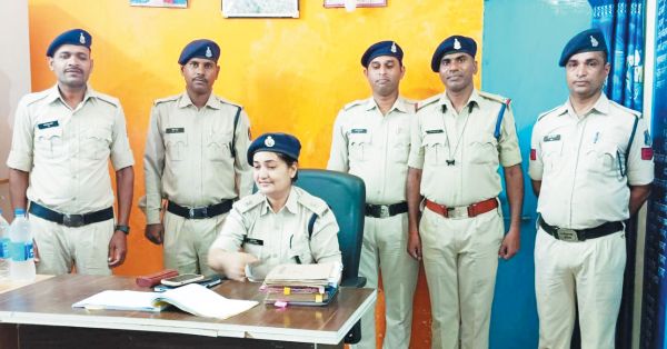 एएसपी ने किया पुलिस चौकी मारो का निरीक्षण