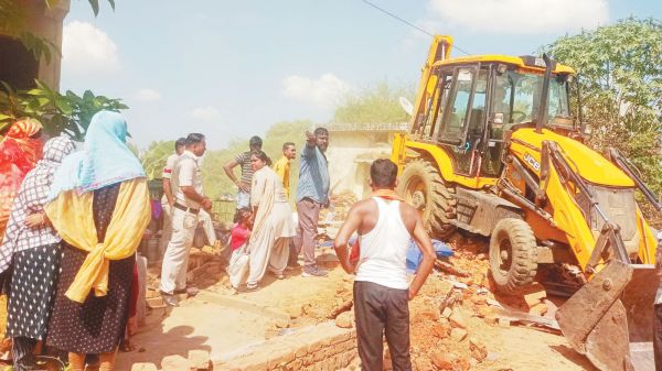 40 अतिक्रमण हटाए गए