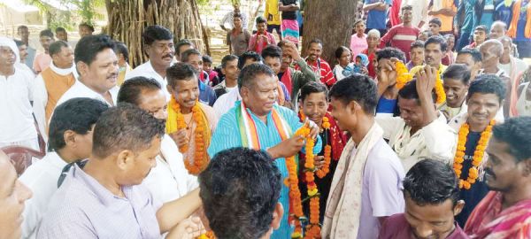लखमा ने सुनी ग्रामीणों की समस्याएं