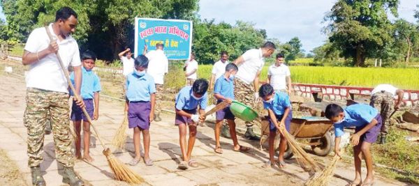 188 बटालियन सीआरपीएफ ने जनसहभागिता से चित्रकोट में चलाया सफाई अभियान
