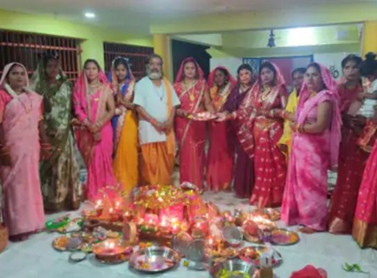  पति की लंबी उम्र के लिए रखा करवाचौथ का व्रत