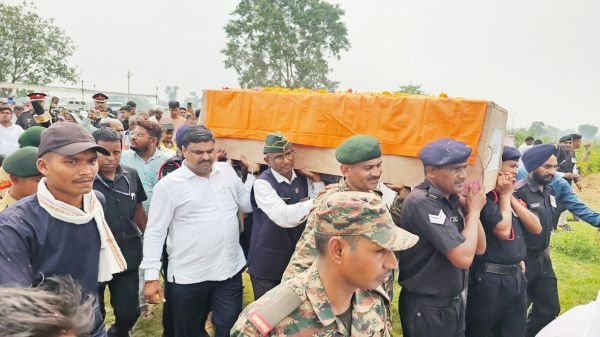 शहीद उमेश साहू को नम आंखों से दी गई अंतिम विदाई