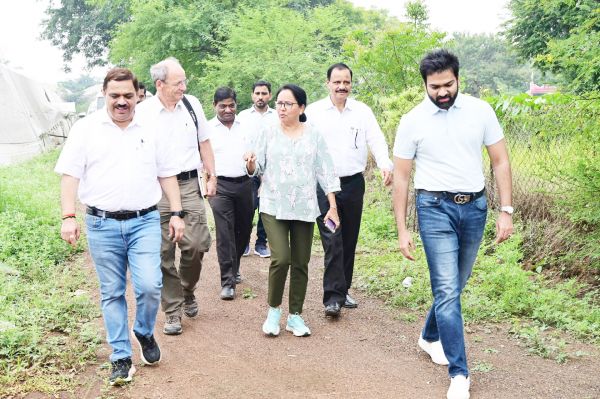 नीदरलैंड के विशेषज्ञों ने  किया जिले का भ्रमण