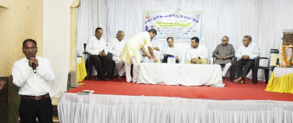 आत्मविश्वास में कमी व्यक्तित्व विकास में बाधक होती है- अग्रवाल